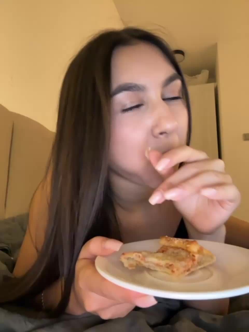 View or download file babysashababy on 2023-10-25 from bongacams