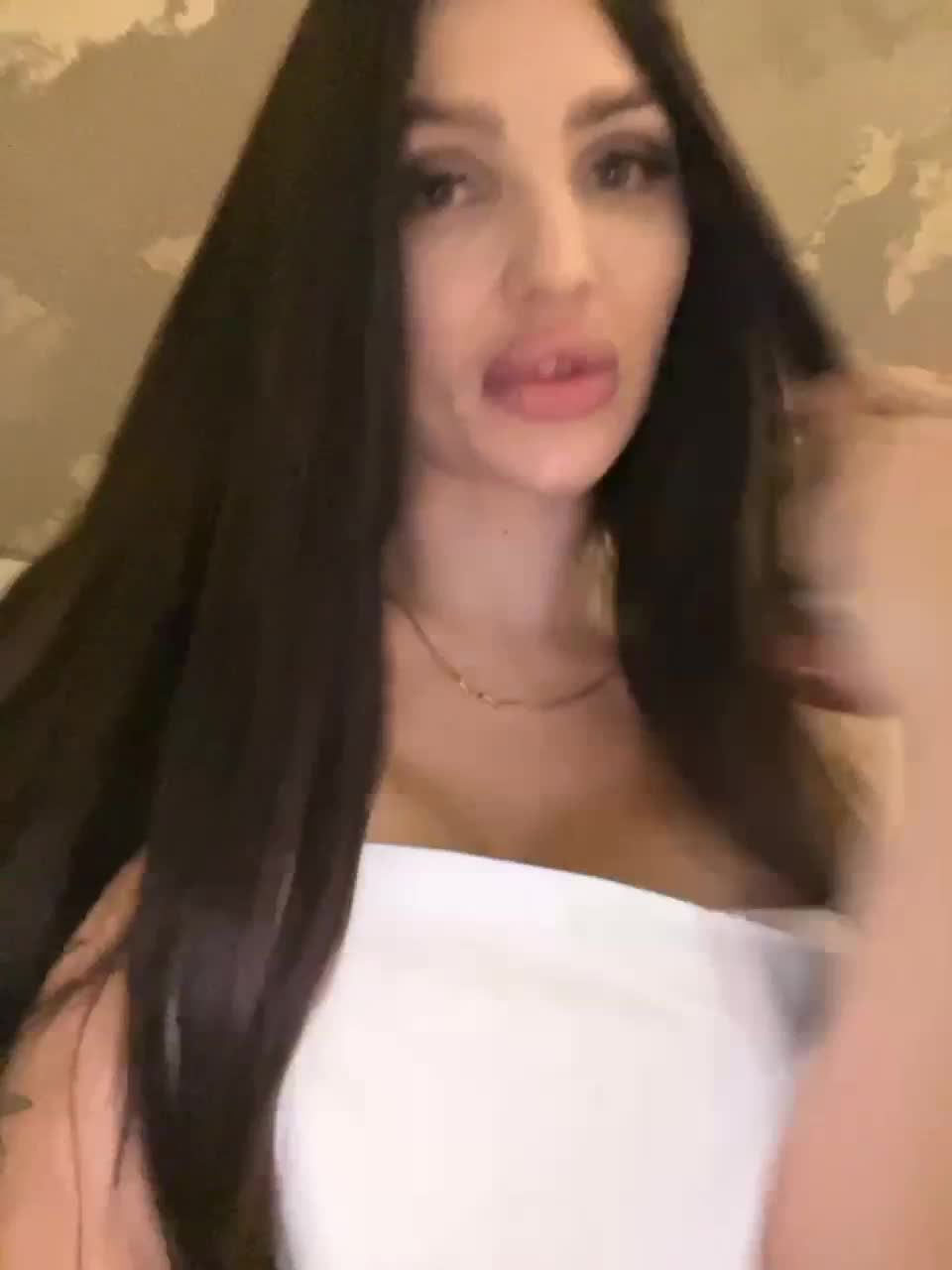 View or download file hotsexwife on 2023-10-28 from bongacams