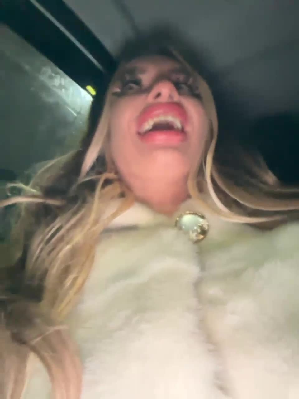 View or download file goldpussy69 on 2023-10-30 from bongacams