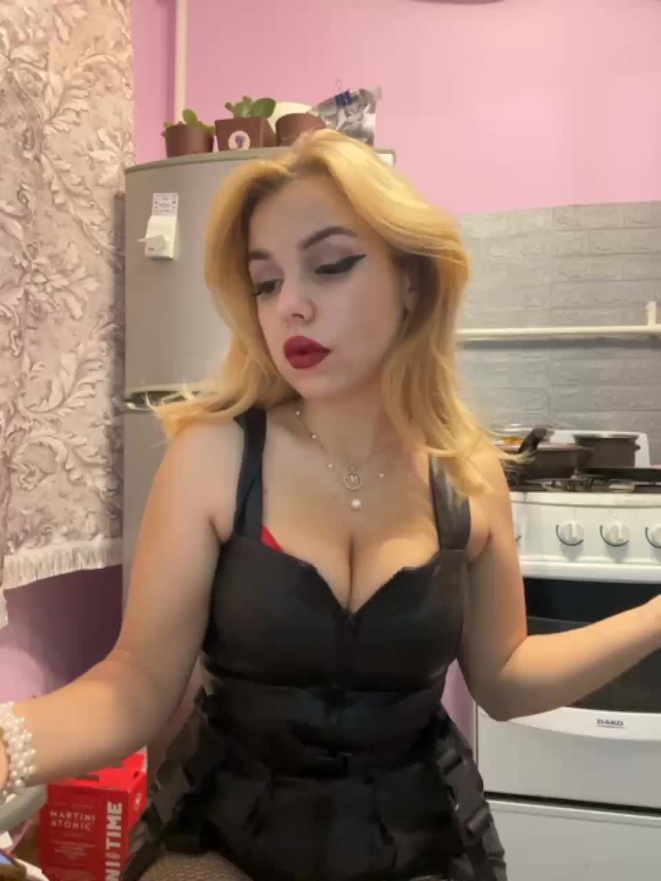 View or download file giayevangeliya on 2023-11-10 from bongacams