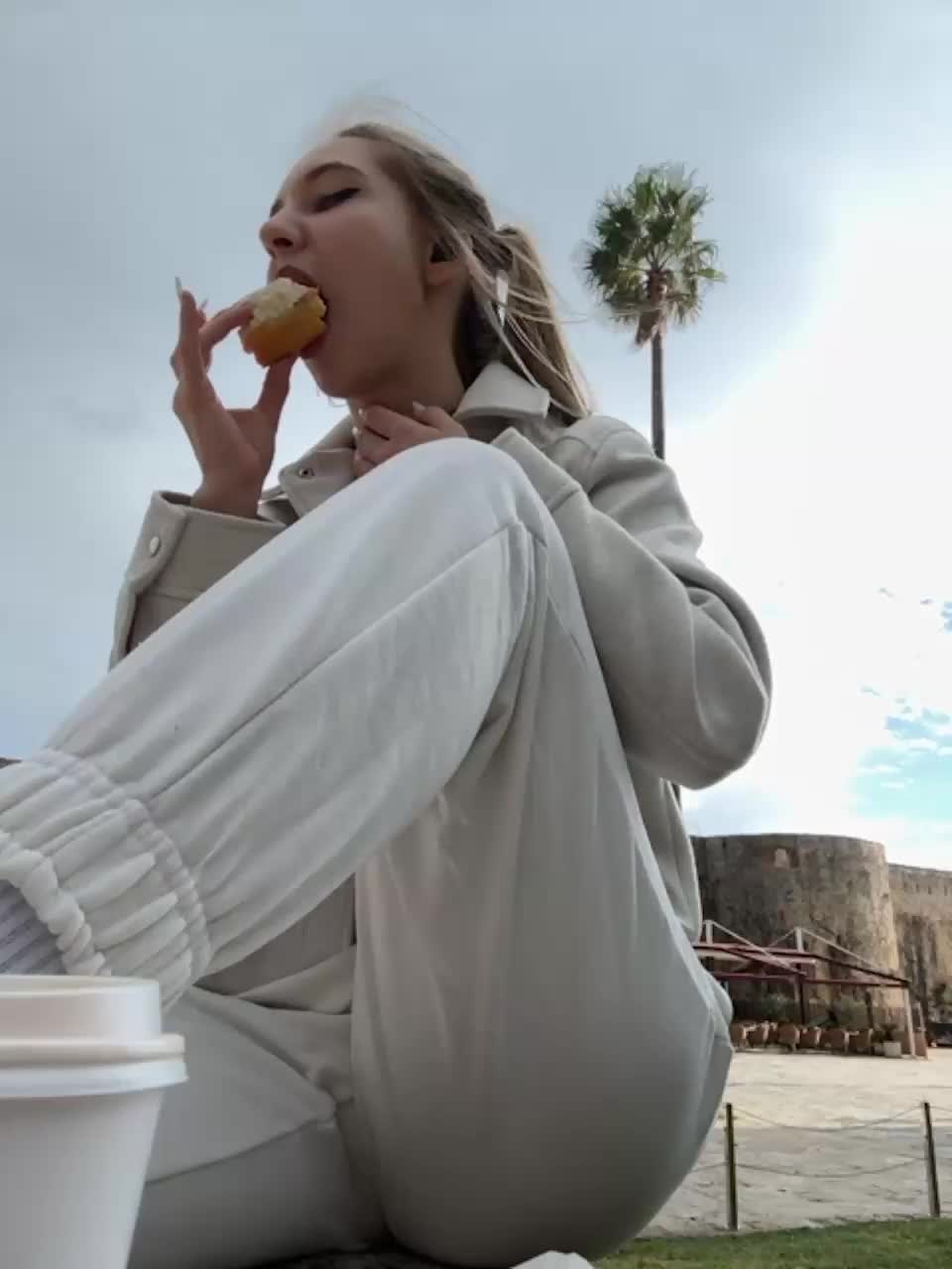 View or download file emilypech on 2023-11-17 from bongacams