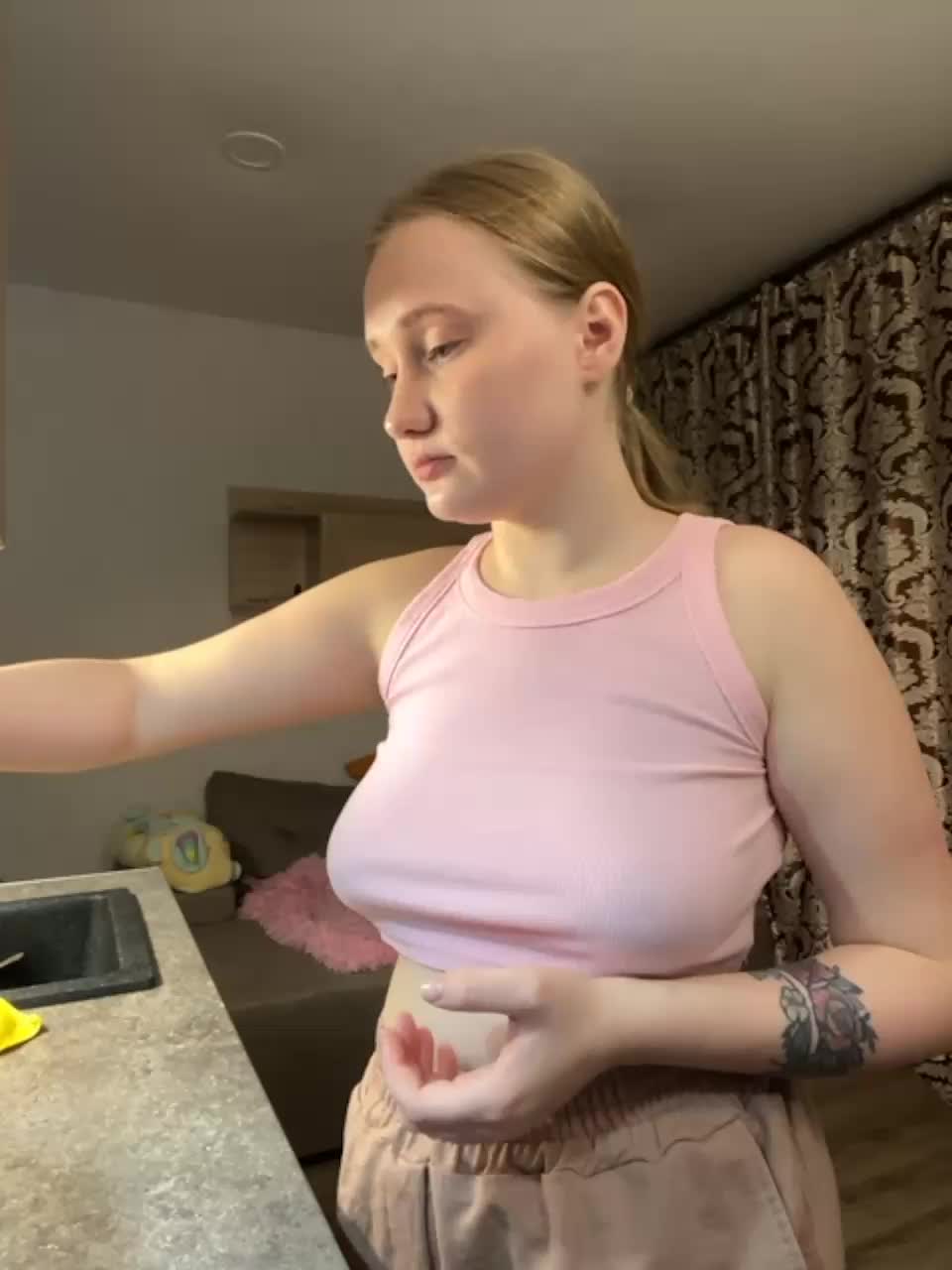 View or download file angelinakuny on 2023-11-23 from bongacams