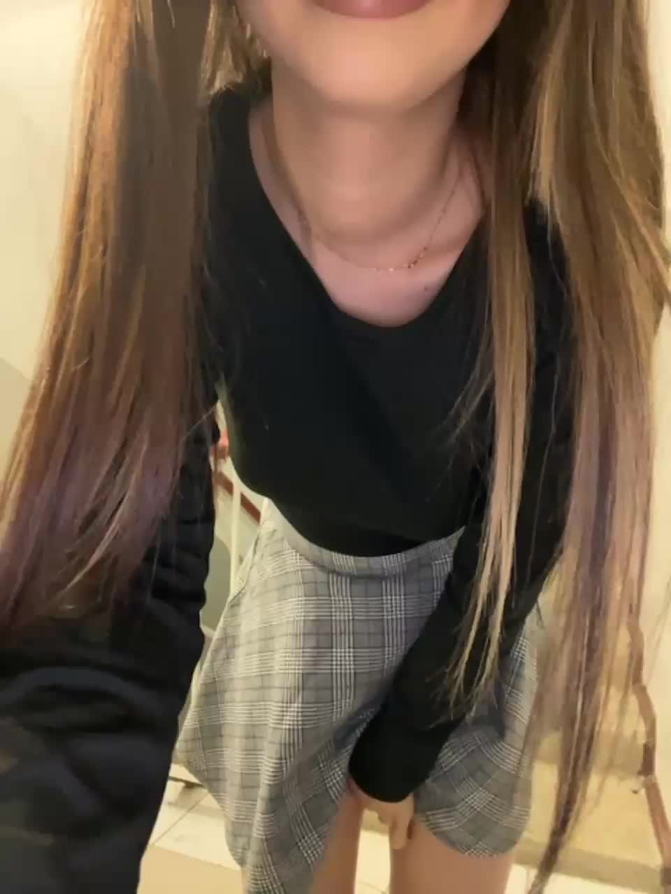 View or download file lika_leee on 2023-11-30 from bongacams