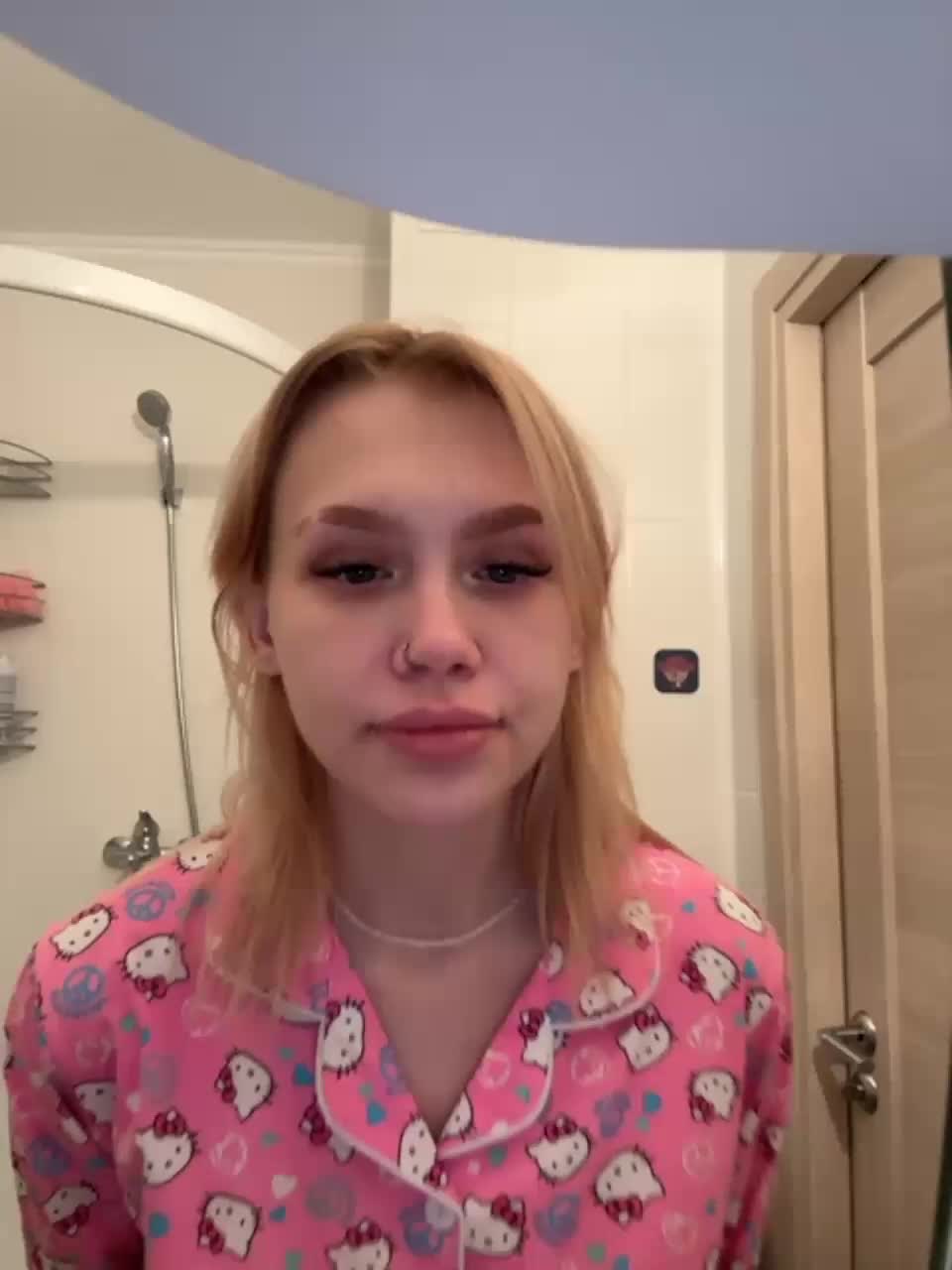 View or download file angelll3 on 2023-12-01 from bongacams