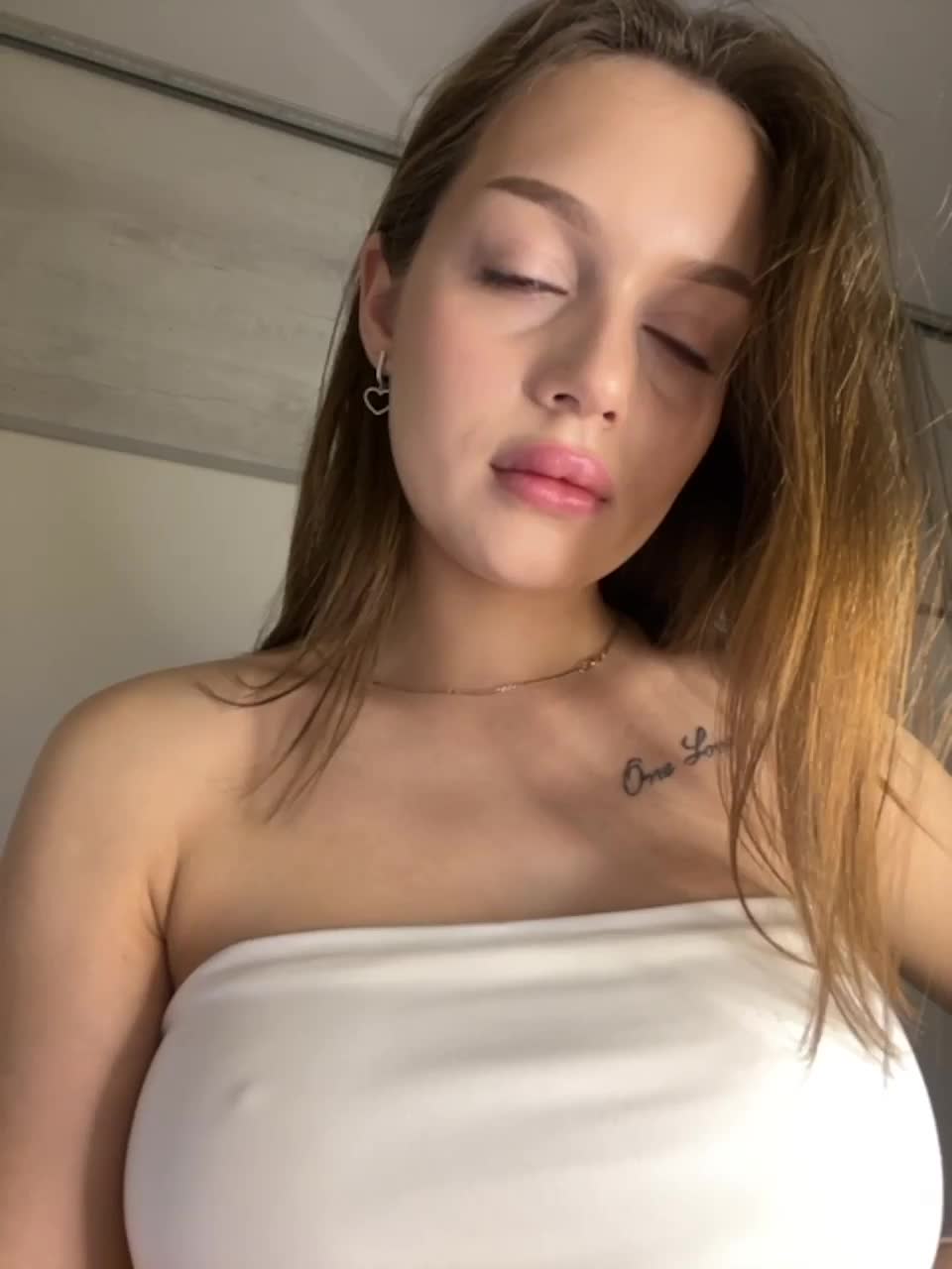 View or download file auroraangel on 2023-12-03 from bongacams