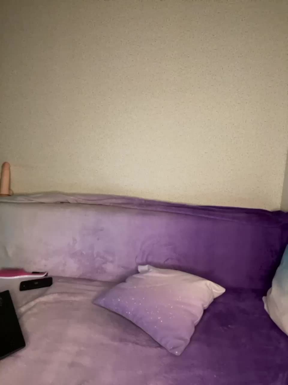 View or download file myr_kiss on 2023-12-09 from bongacams