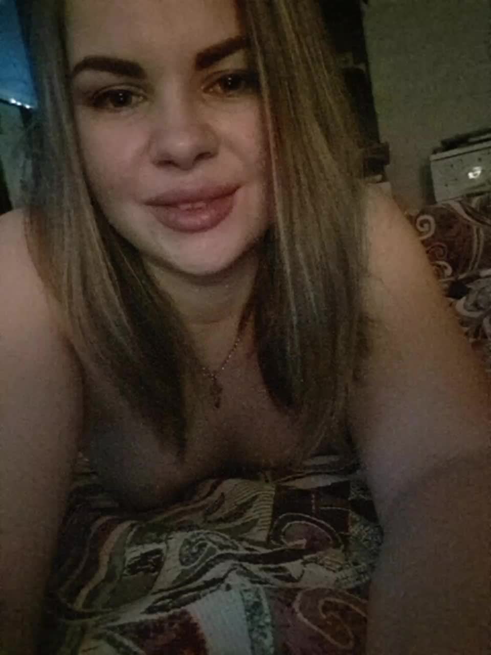 View or download file 1radmary96 on 2023-12-15 from bongacams