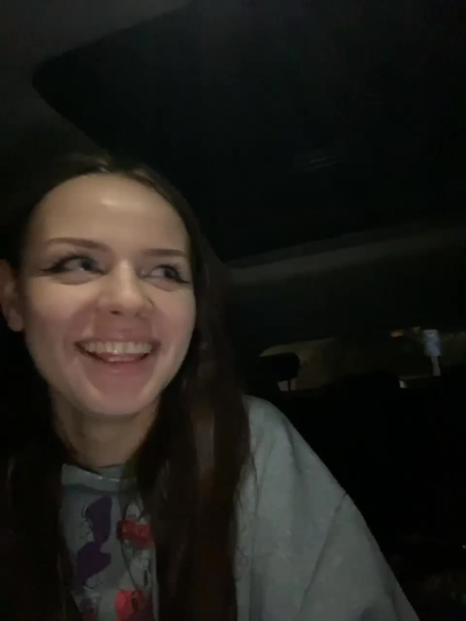 View or download file smokebeauty1 on 2023-12-15 from bongacams