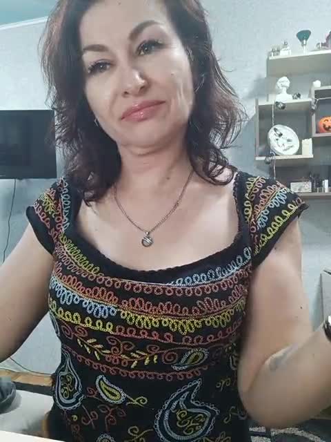 View or download file elenadroseraa on 2023-12-18 from bongacams