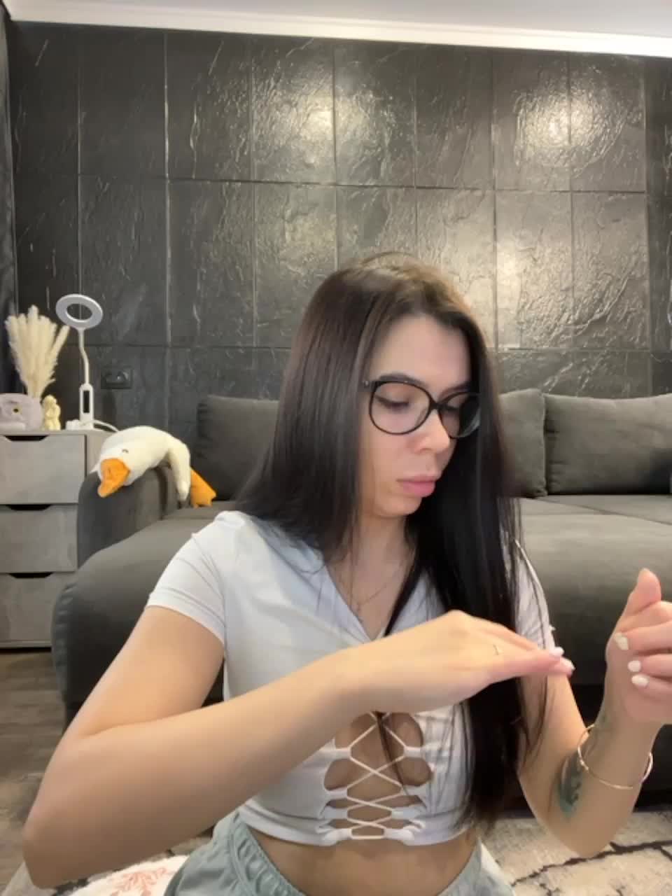 View or download file vero19nika on 2023-12-19 from bongacams