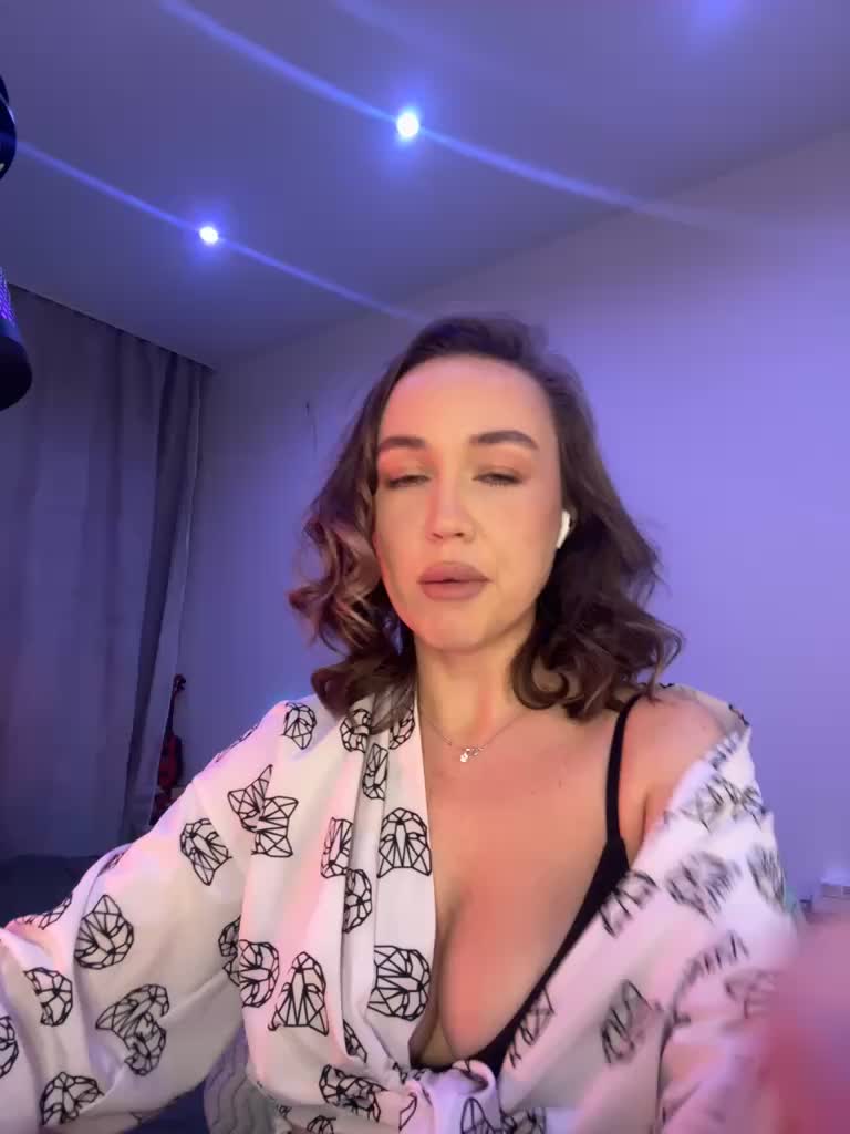 View or download file emili1_ on 2023-12-23 from bongacams