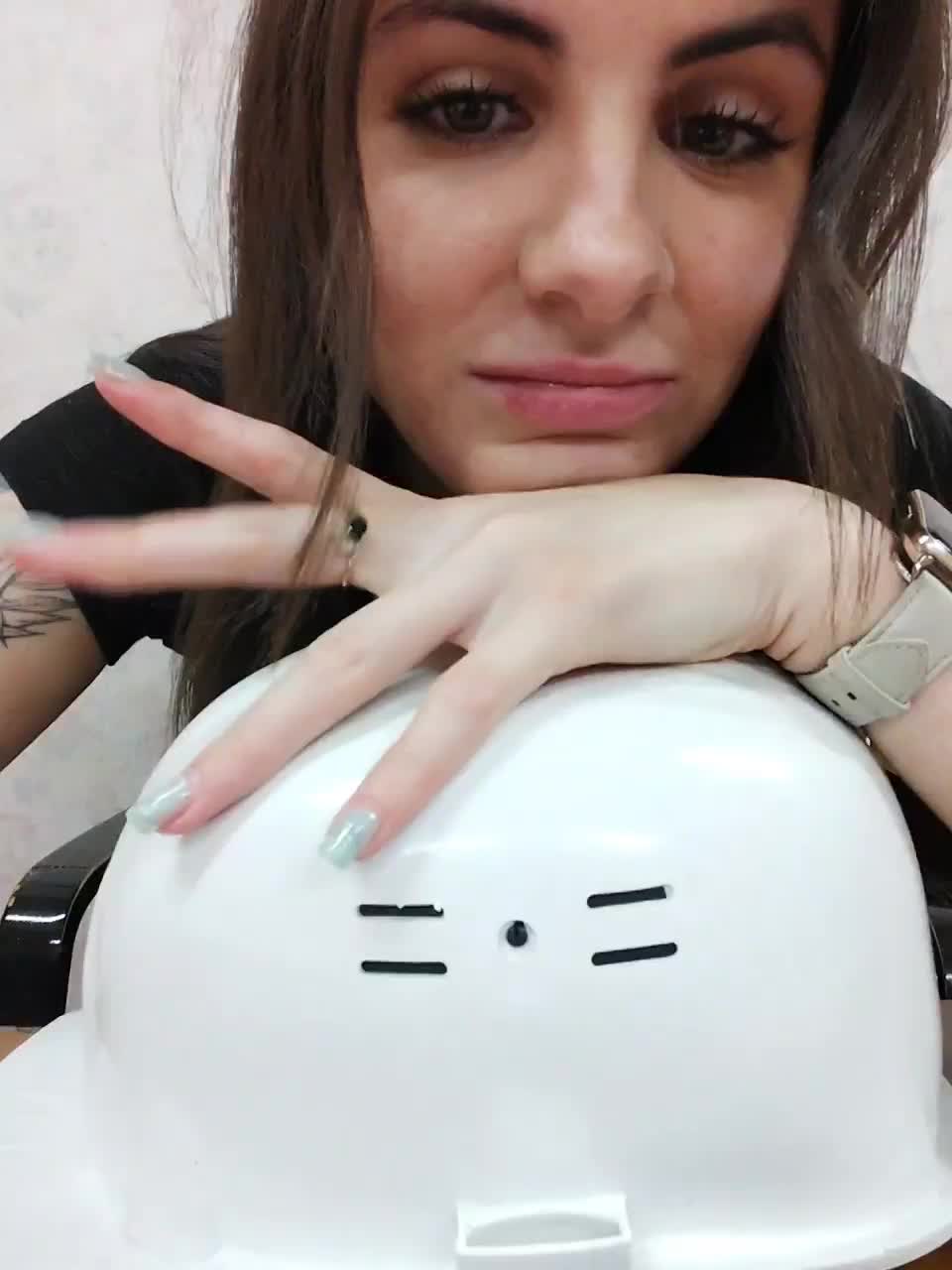 View or download file goodlexi on 2023-12-25 from bongacams