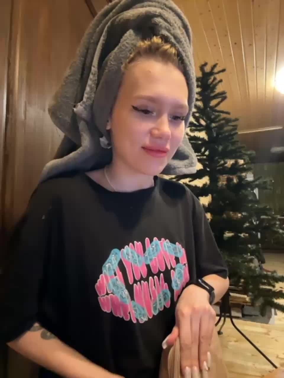 View or download file angelll3 on 2023-12-28 from bongacams