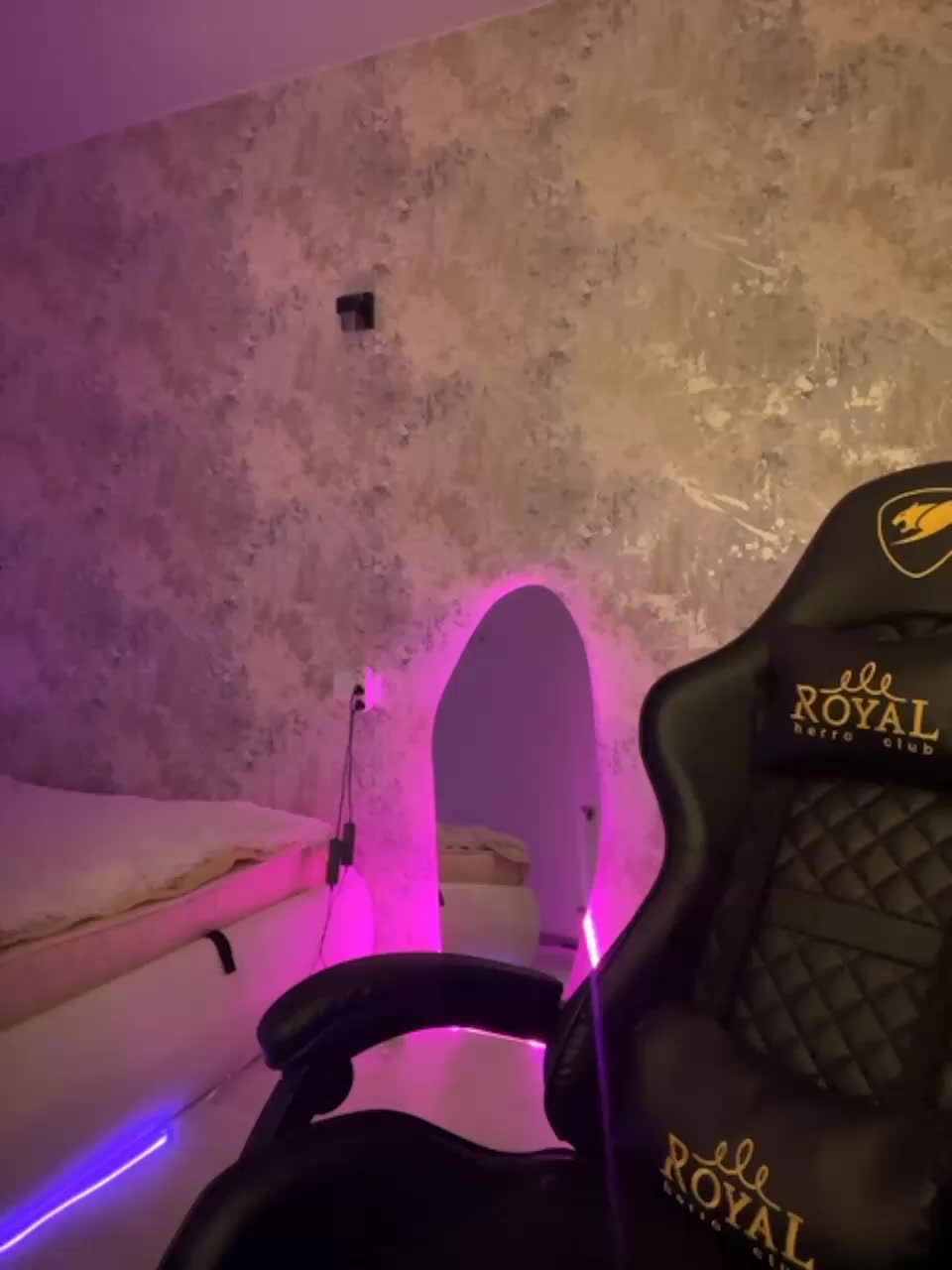 View or download file jasmin_li on 2023-12-28 from bongacams