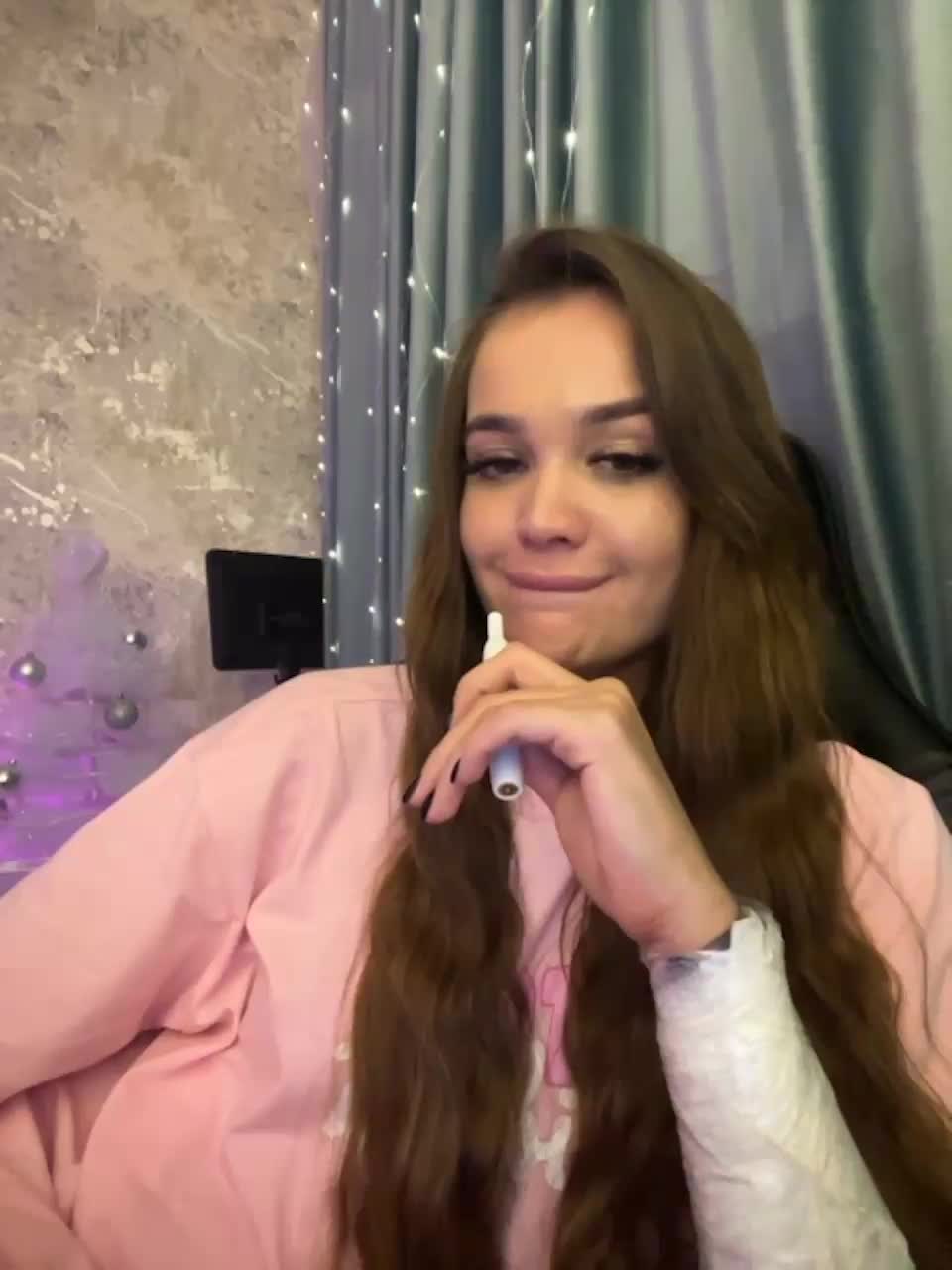 View or download file jasmin_li on 2023-12-29 from bongacams