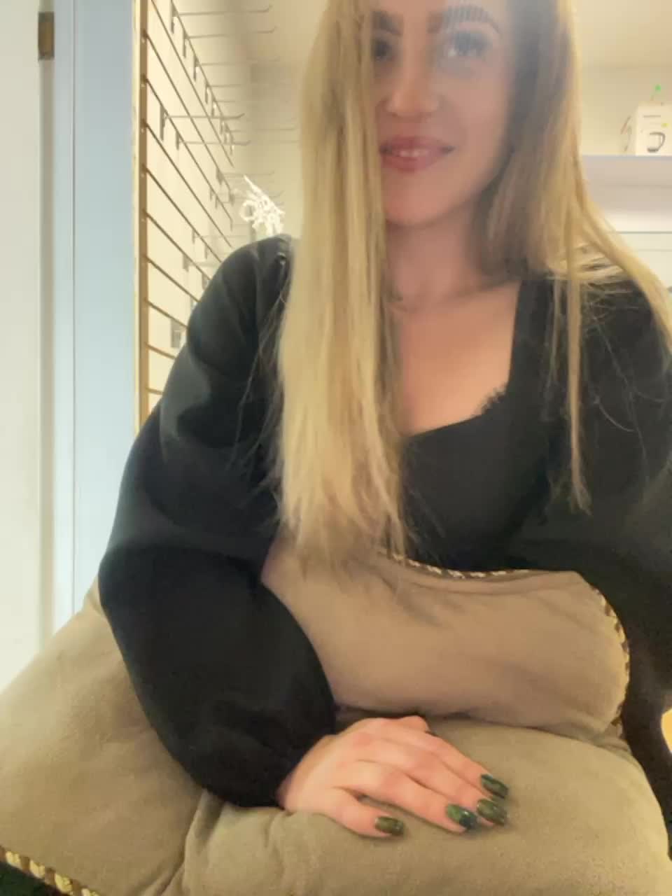 View or download file markkizaa on 2023-12-30 from bongacams