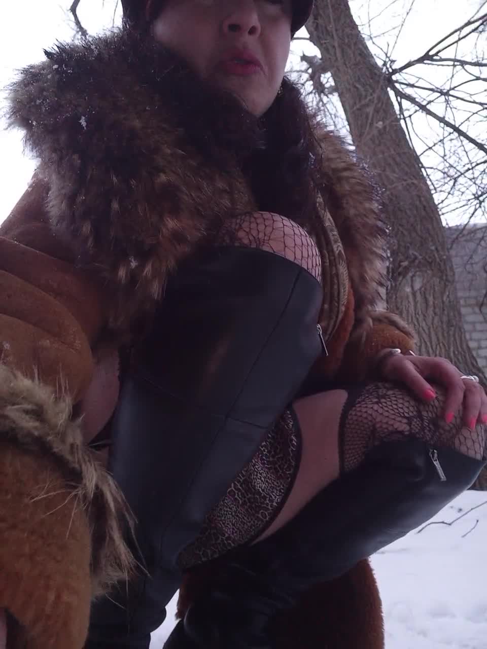 View or download file mistressmmm on 2023-12-31 from bongacams