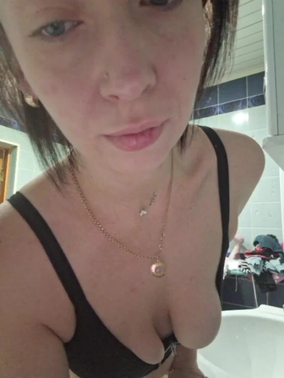 View or download file aureliyxxx on 2024-01-02 from bongacams