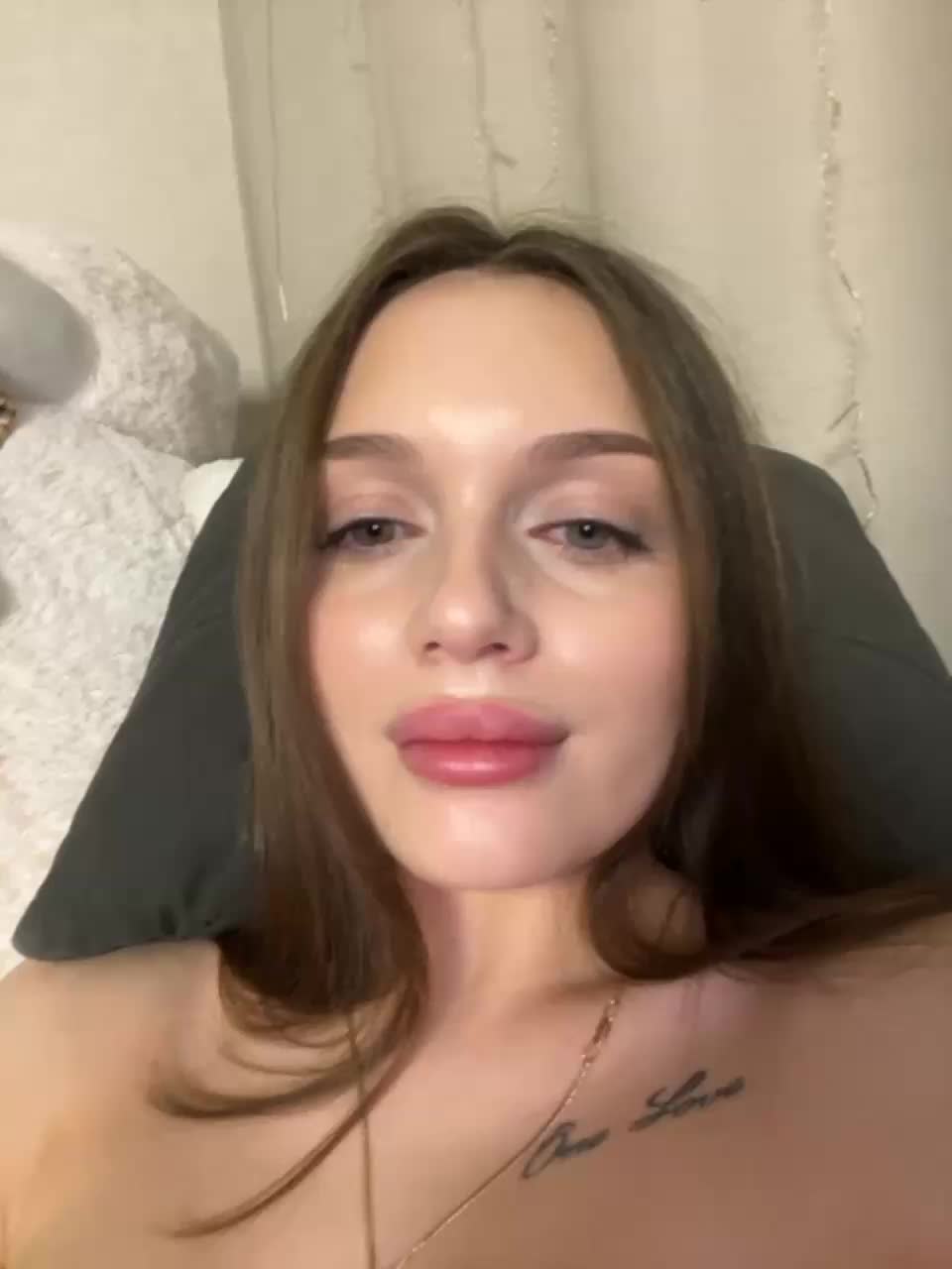 View or download file auroraangel on 2024-01-02 from bongacams