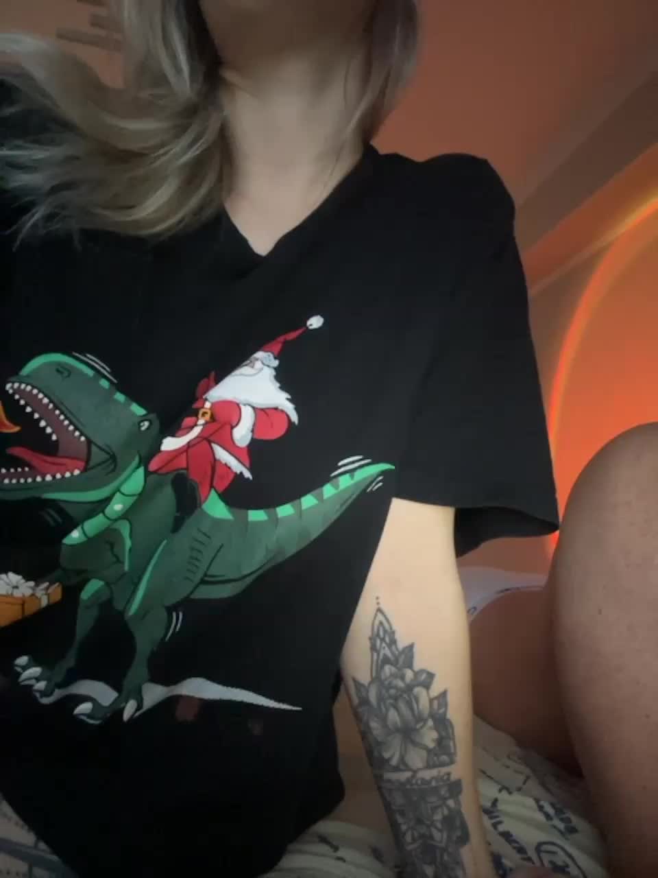 View or download file vik1one1 on 2024-01-04 from bongacams