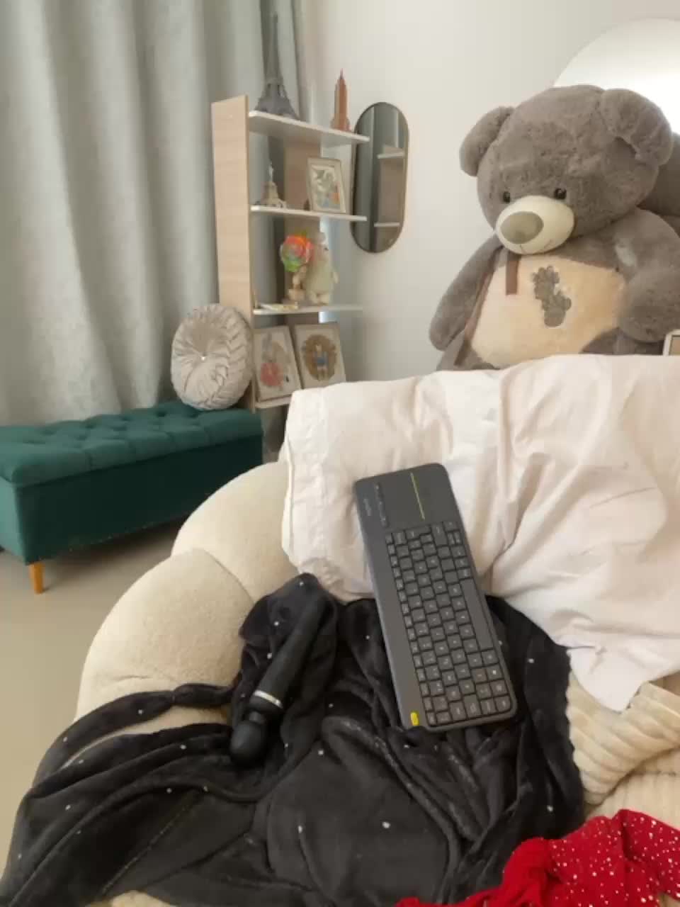 View or download file tinyrouse on 2024-01-09 from bongacams