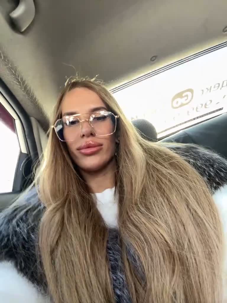 View or download file blondinochkaa on 2024-01-12 from bongacams