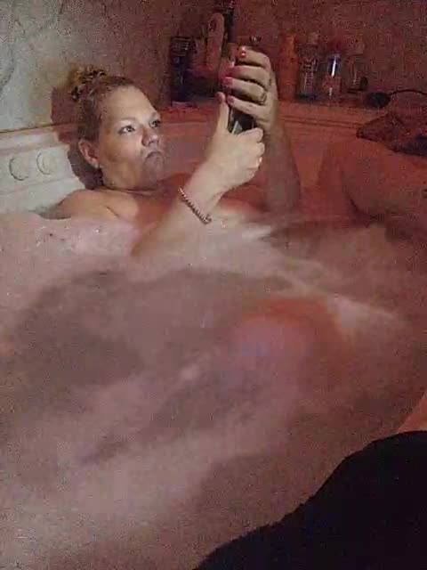 View or download file brattyblondebaby on 2024-01-12 from bongacams