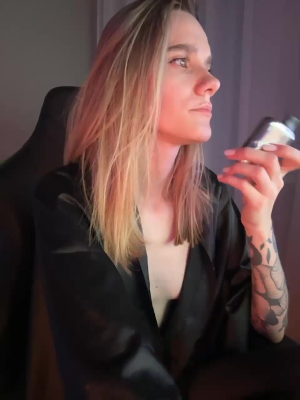 View or download file damkiky on 2024-01-12 from bongacams