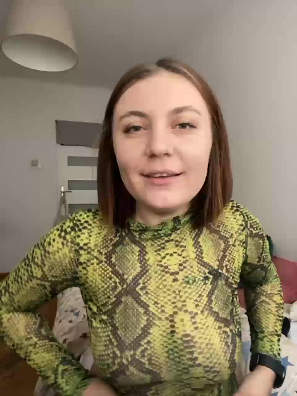 View or download file strawberry_1 on 2024-01-14 from bongacams