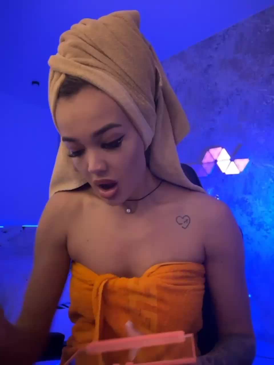 View or download file jasmin_li on 2024-01-15 from bongacams