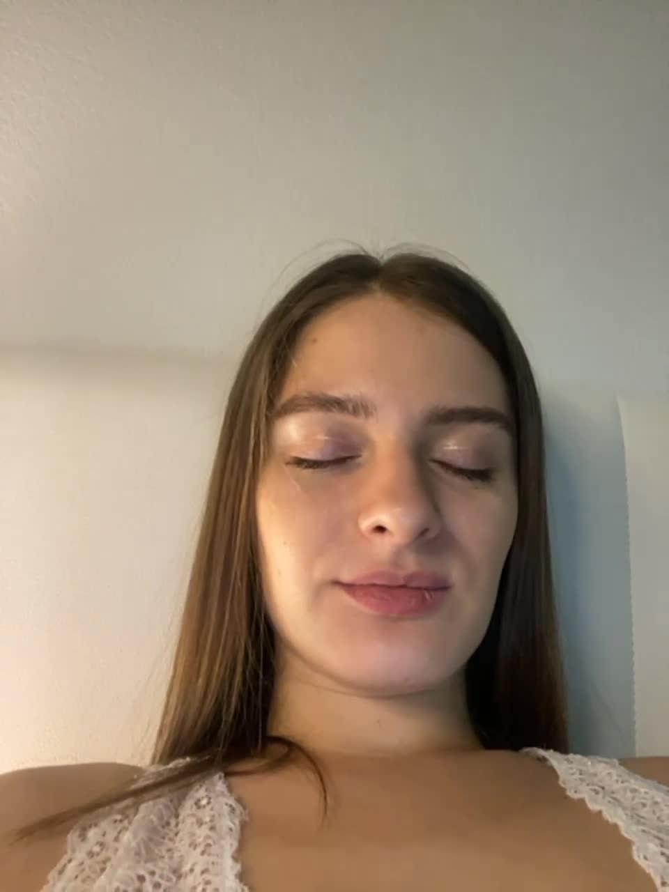 View or download file emmsee on 2024-01-16 from bongacams