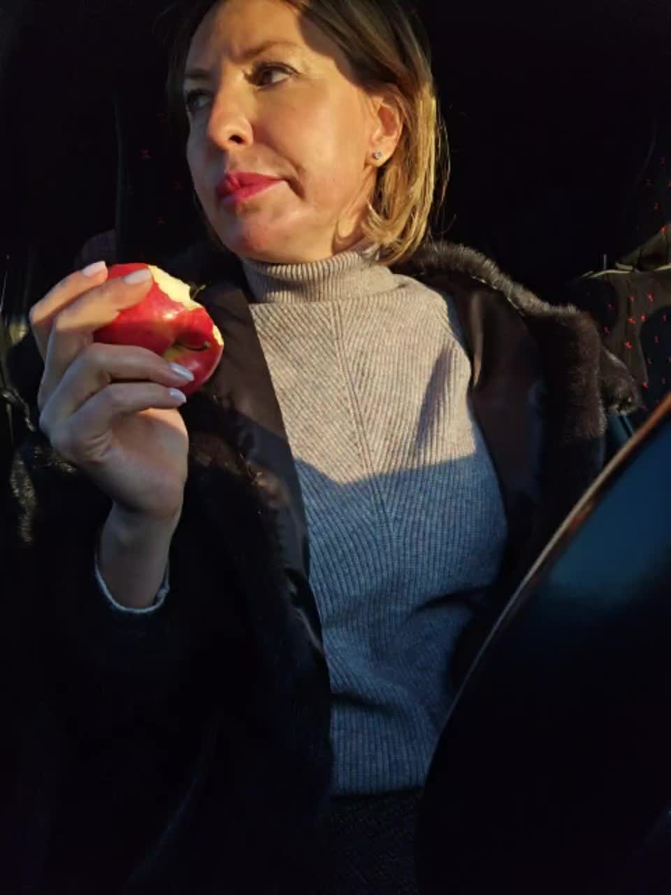 View or download file editamilf on 2024-01-17 from bongacams