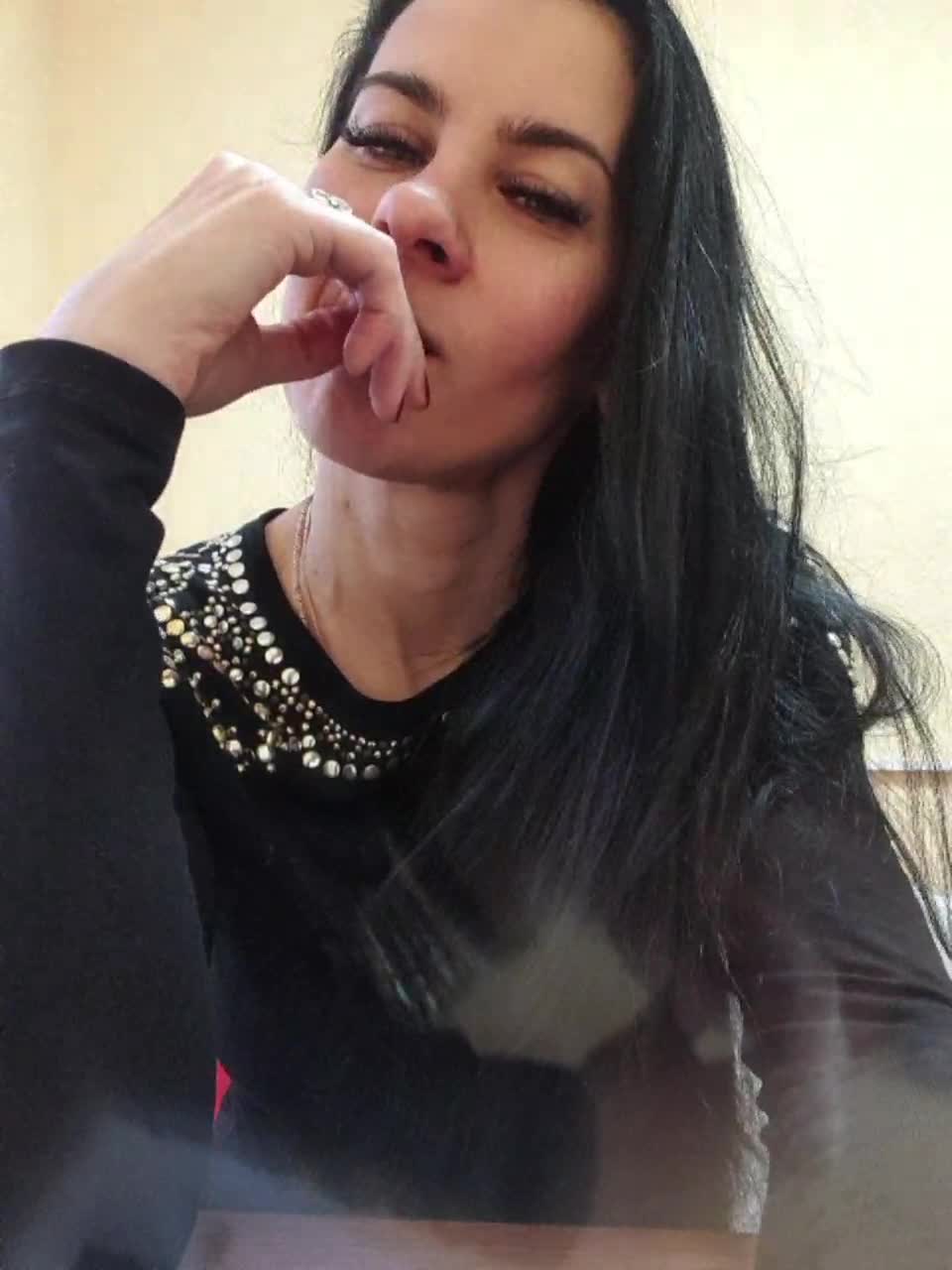 View or download file 1glorya1 on 2024-01-18 from bongacams