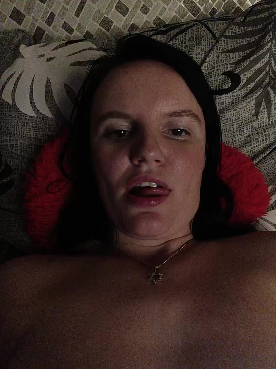 View or download file 66crazycristal66 on 2024-09-16 from bongacams