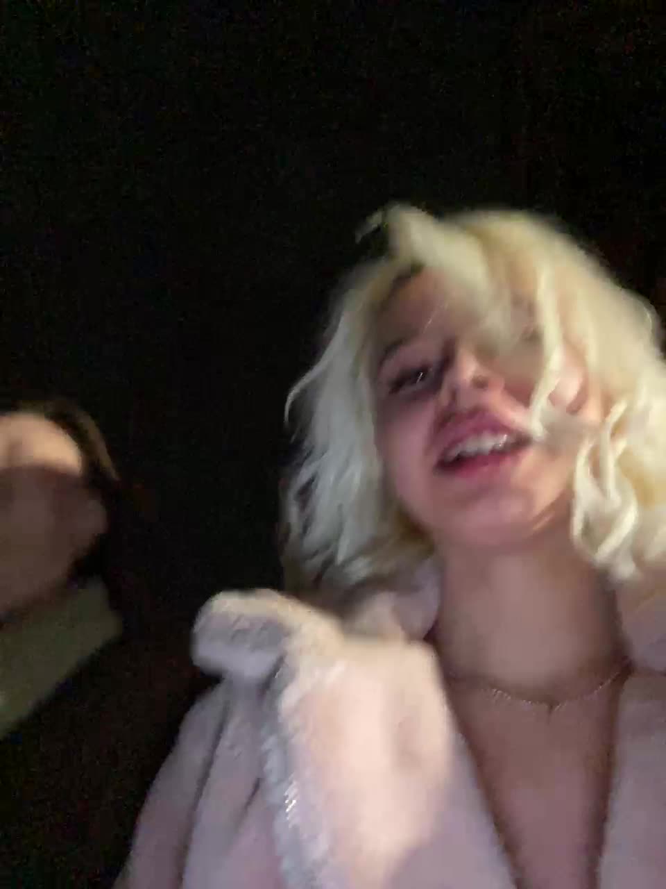 View or download file barbiek on 2024-09-16 from bongacams