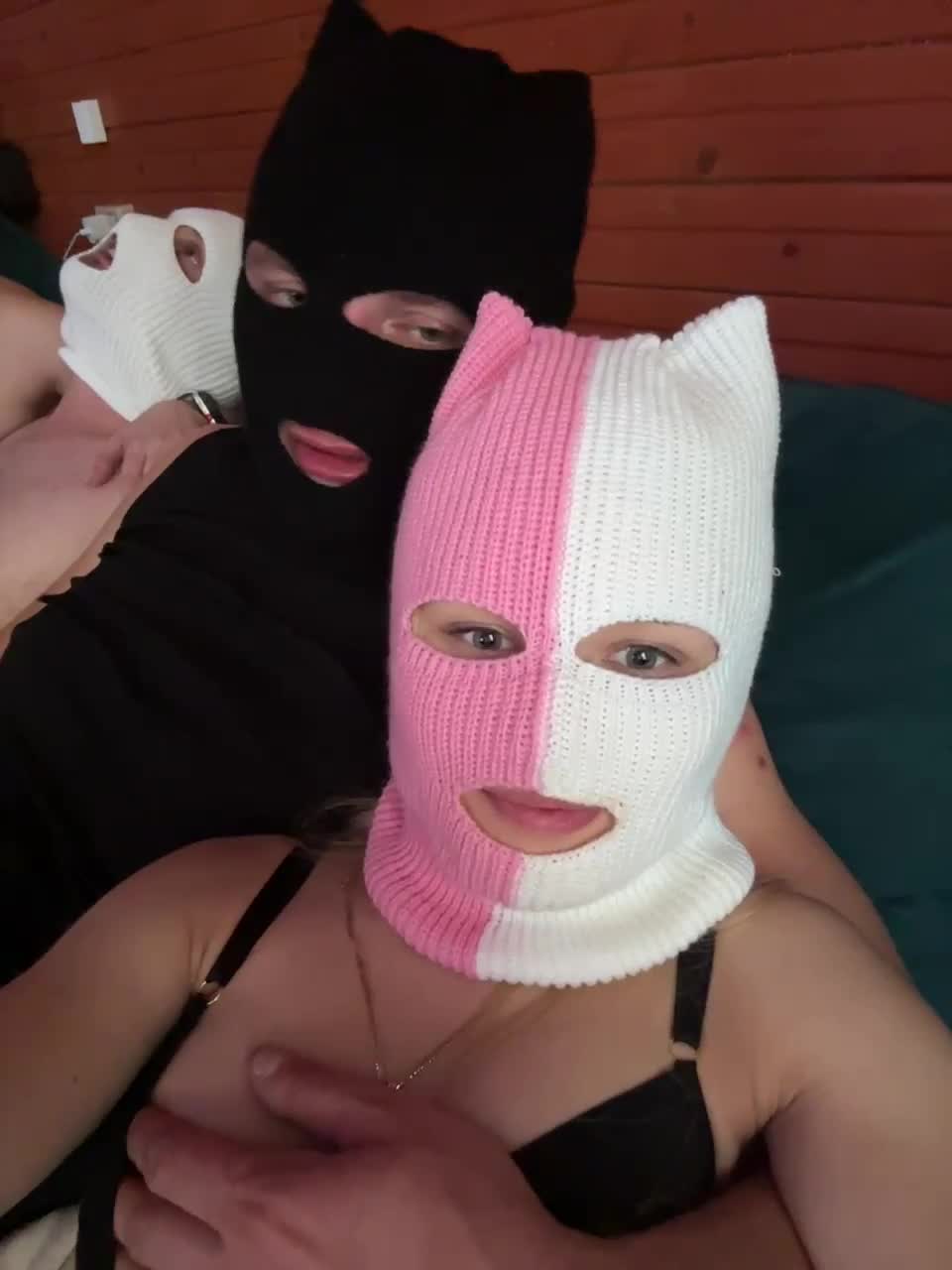 View or download file hotlove22_1 on 2024-09-21 from bongacams