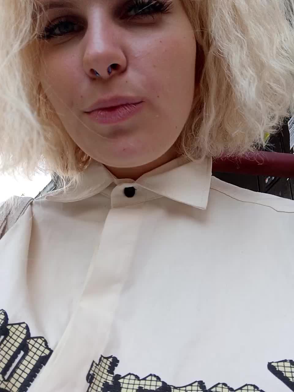 View or download file marie_outdoor on 2024-09-25 from bongacams