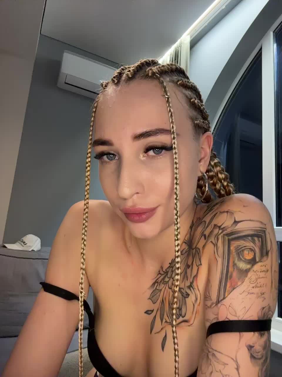 View or download file christi_candy on 2024-10-01 from bongacams