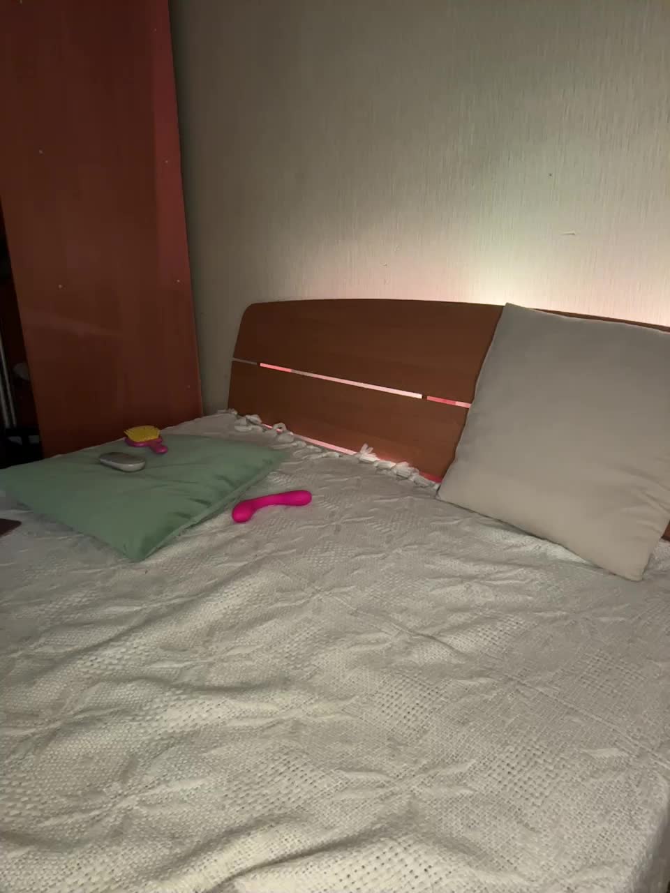 View or download file blue_eyes1 on 2024-10-04 from bongacams