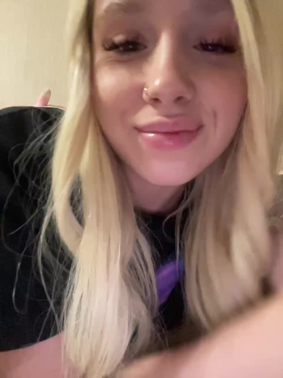 View or download file crystal1_1 on 2024-10-04 from bongacams