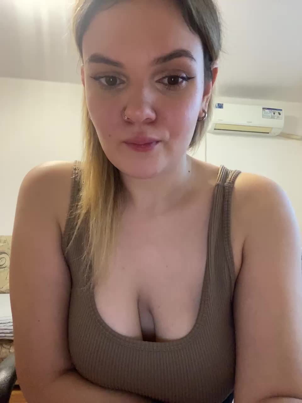 View or download file athena333 on 2024-10-06 from bongacams