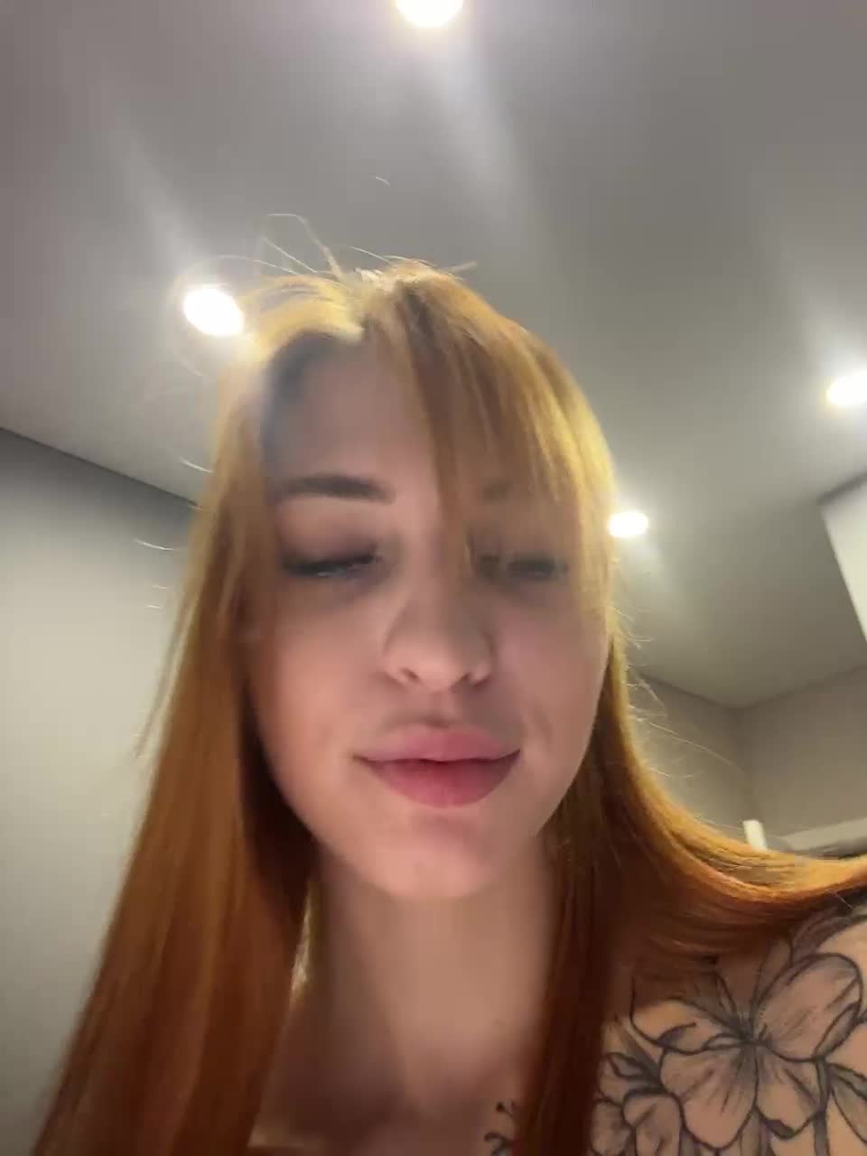 View or download file christi_candy on 2024-10-06 from bongacams