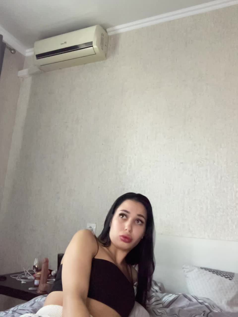 View or download file adamsfamily69 on 2024-10-08 from bongacams