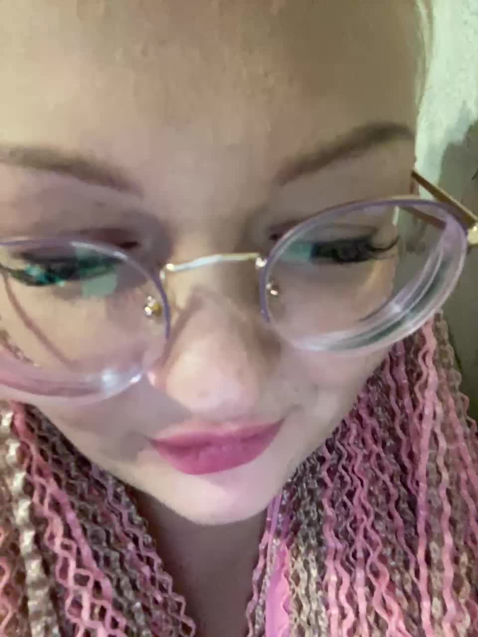 View or download file dvelesbyhi69 on 2024-10-08 from bongacams