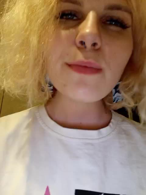 View or download file marie_outdoor on 2024-10-09 from bongacams