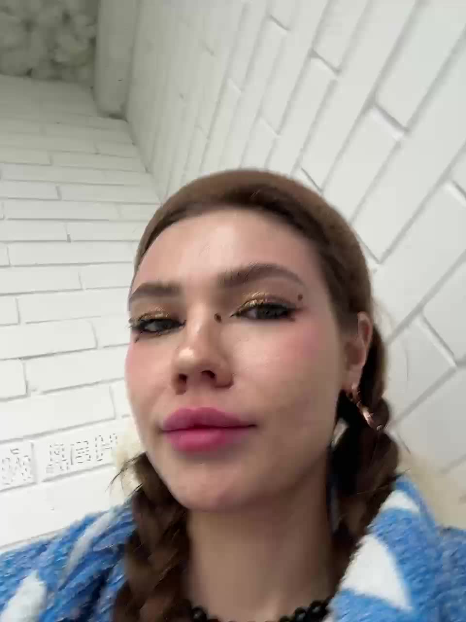 View or download file emmagoodgirl on 2024-10-10 from bongacams