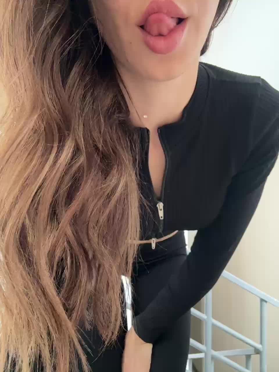 View or download file monikayyy on 2024-10-10 from bongacams