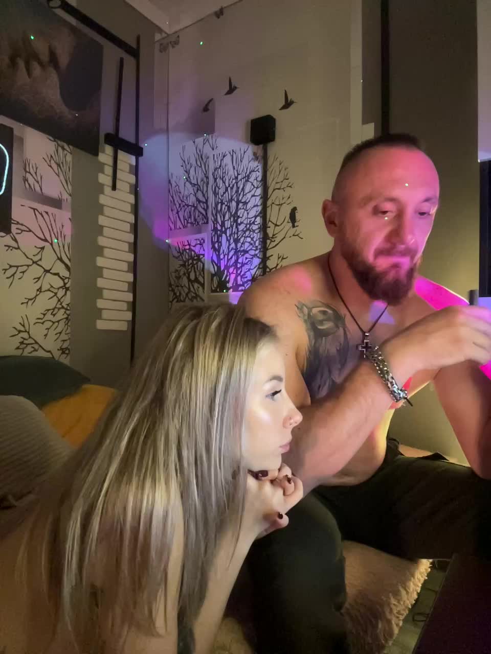 View or download file vik1one1 on 2024-10-10 from bongacams