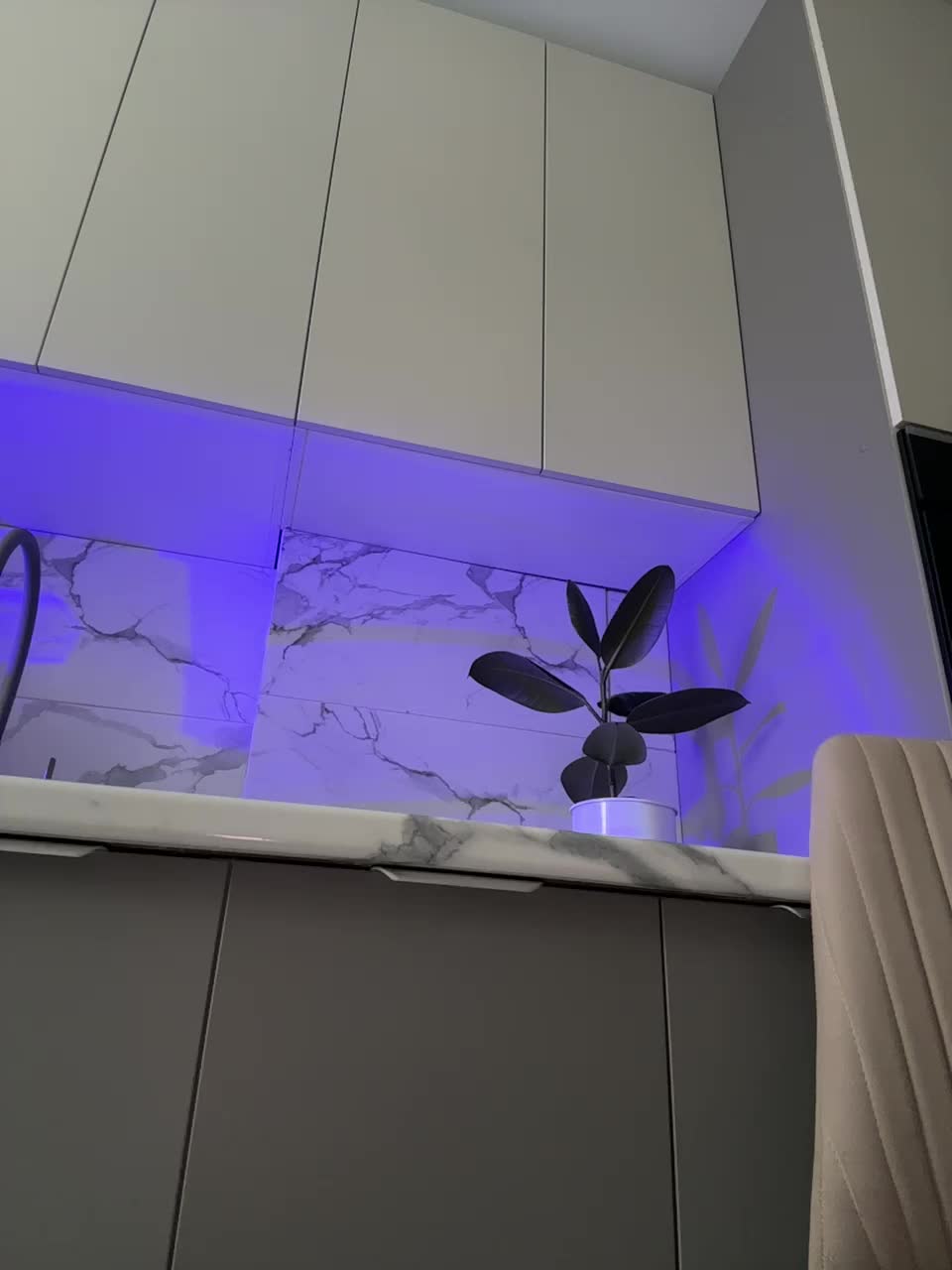 View or download file alliina_leee on 2024-10-11 from bongacams