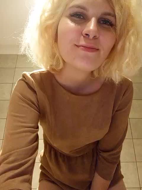 View or download file marie_outdoor on 2024-10-11 from bongacams